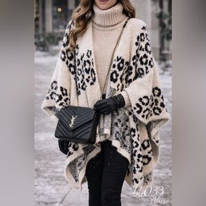 Plush Leopard Poncho • NWOT • One Size (XS–XL) 🐆✨